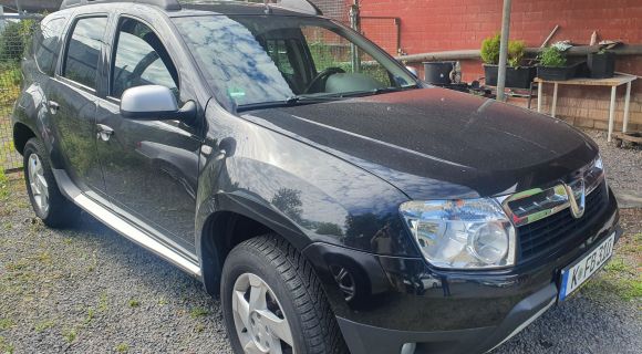 Filmfahrzeug Dacia SUV