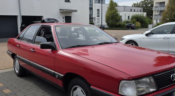 Filmfahrzeug Audi 100